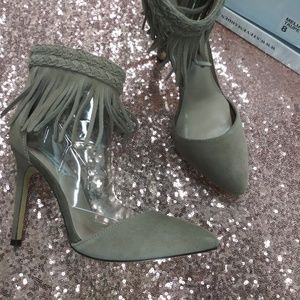 Fringe Steve Madden Melia Taupe Suede Pumps